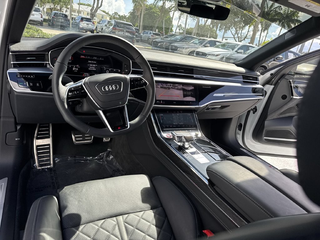Used 2025 Audi S8 w/ Executive Package AWD/4WD image 35