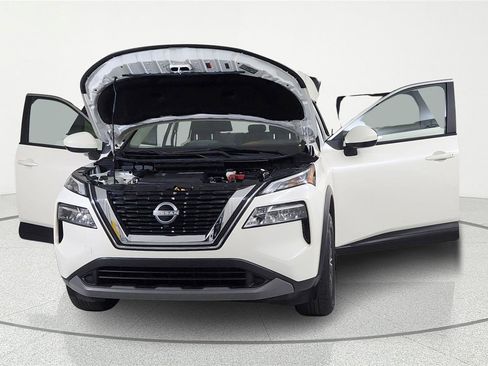 Used 2023 Nissan Rogue SV FWD image 8