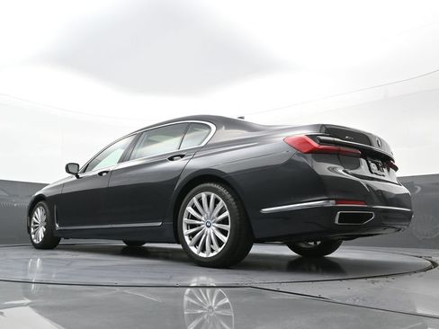 Used 2022 BMW 740i xDrive w/ Premium Package image 25