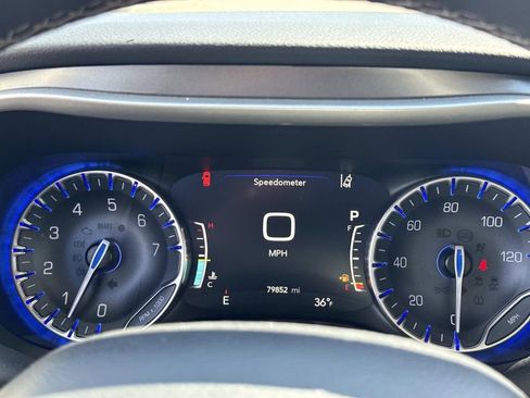 Used 2023 Chrysler Pacifica Touring-L image 29