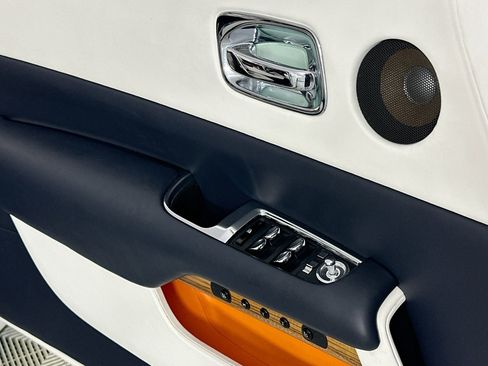 Certified 2016 Rolls-Royce Dawn image 18