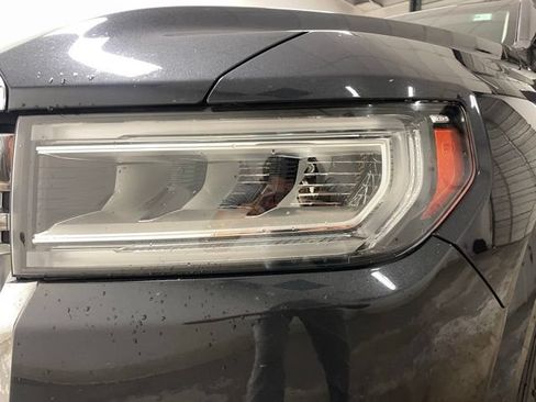 Used 2023 GMC Acadia Denali w/ Denali Ultimate Package FWD image 4