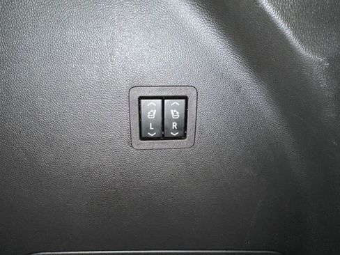 Certified 2023 Buick Enclave Avenir w/ Avenir Technology Package image 30