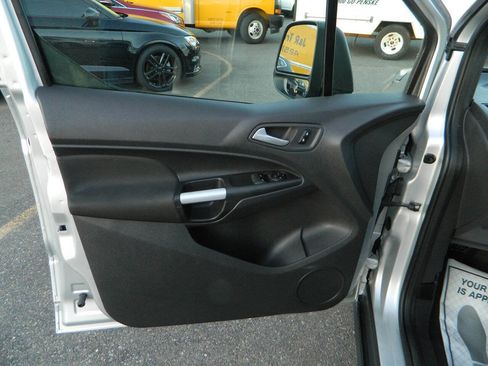 Used 2015 Ford Transit Connect XLT image 19
