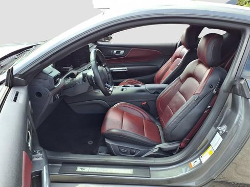 Used 2025 Ford Mustang GT Premium RWD image 28