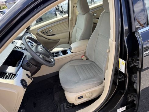 Used 2014 Ford Taurus SE FWD image 7