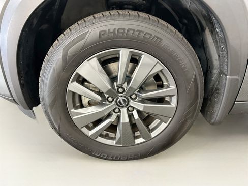 Used 2023 Nissan Pathfinder SV w/ Black Appearance Package AWD/4WD image 35