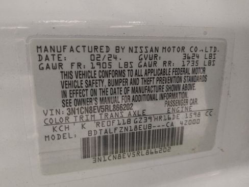 Used 2024 Nissan Versa SV w/ Trunk Package FWD image 33
