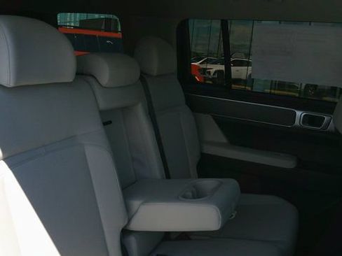 New 2026 Hyundai Santa Fe SE FWD image 8