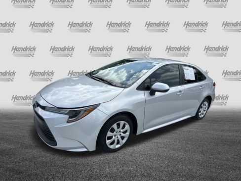 Certified 2025 Toyota Corolla LE FWD image 5