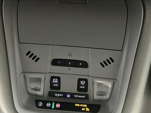 Used 2022 GMC Acadia AT4 w/ Technology Package AWD/4WD image 37