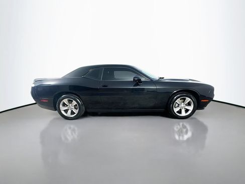 Used 2016 Dodge Challenger SXT RWD image 9