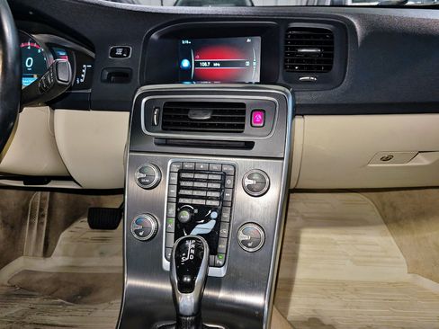 Used 2015 Volvo S60 T5 Premier image 34