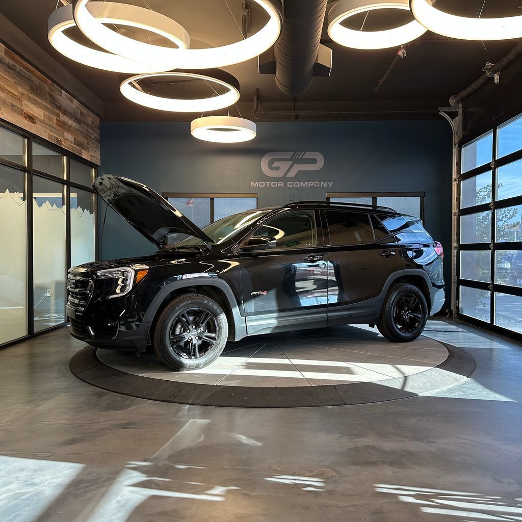 Used 2022 GMC Terrain AT4 w/ Tech Package AWD/4WD image 25