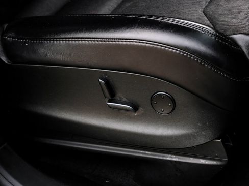 Used 2018 Tesla Model X 75D image 39