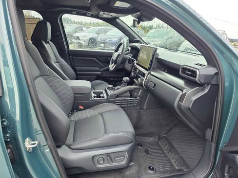 Certified 2025 Toyota 4Runner TRD Off-Road Premium image 11