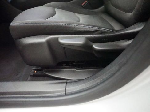 Used 2019 Chevrolet Volt LT FWD image 27