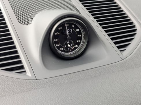 New 2026 Porsche Macan image 21