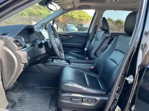 Used 2017 Honda Pilot Touring image 12