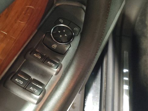 Used 2014 Lincoln MKS AWD w/ Equipment Group 201A image 27