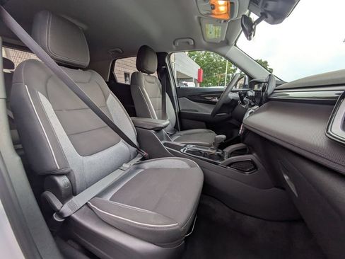 Used 2025 Chevrolet TrailBlazer LT AWD/4WD image 30