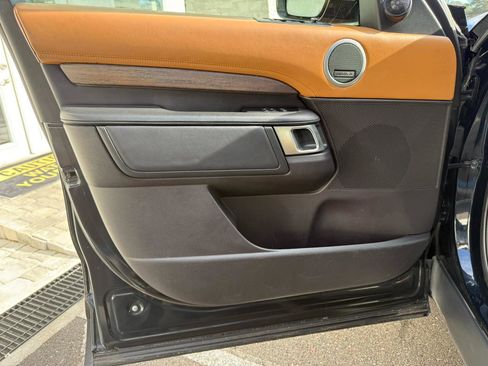 Used 2017 Land Rover Discovery HSE Luxury image 23