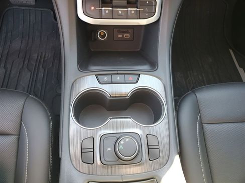 Certified 2023 GMC Acadia SLT image 41