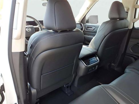 New 2026 Nissan Armada SV image 15