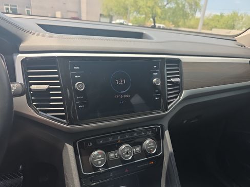 Used 2023 Volkswagen Atlas SE AWD/4WD image 12