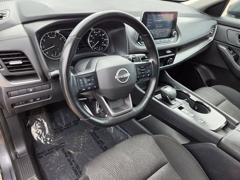 Used 2025 Nissan Rogue SV FWD image 14