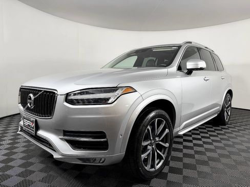 Used 2018 Volvo XC90 T5 Momentum w/ Convenience Package AWD/4WD image 2