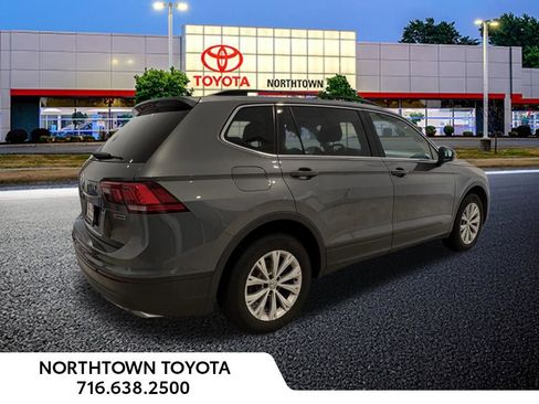 Used 2019 Volkswagen Tiguan SE w/ Panoramic Sunroof Package image 12