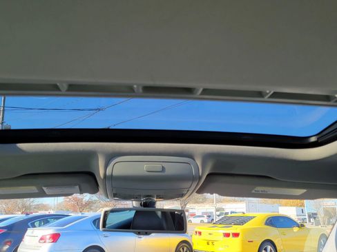 Used 2013 Volkswagen Passat TDI SEL Premium image 13