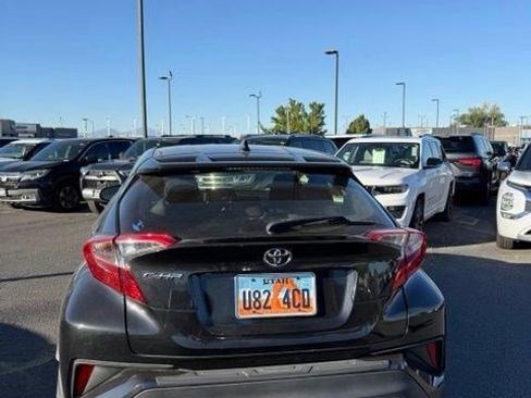 Used 2020 Toyota C-HR XLE FWD image 7