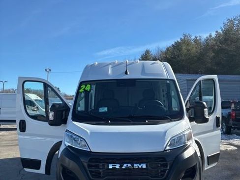 Used 2024 RAM ProMaster 2500 w/ Convenience Group FWD image 11