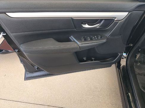 Used 2020 Honda CR-V LX image 28