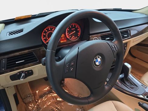 Used 2011 BMW 328i xDrive Sedan AWD/4WD image 18