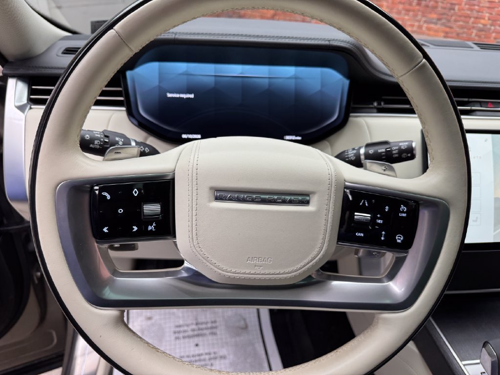 Used 2024 Land Rover Range Rover Long Wheelbase SE AWD/4WD image 12