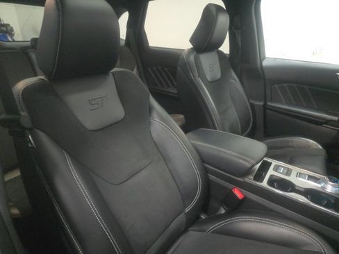 Used 2021 Ford Edge ST w/ Equipment Group 401A image 5