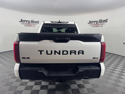 Used 2023 Toyota Tundra SR5 w/ SR5 Convenience Package AWD/4WD image 8