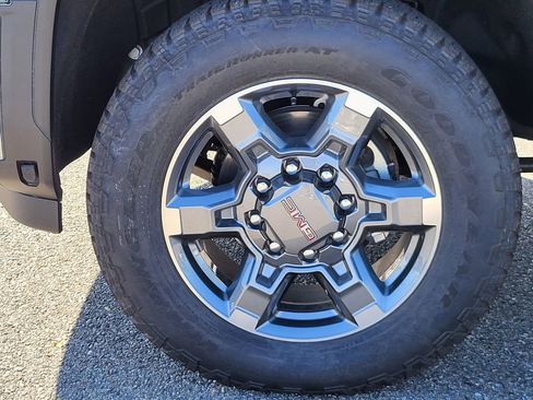 New 2025 GMC Sierra 2500 SLT w/ SLT Premium Package image 7