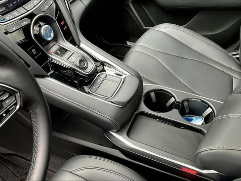 Used 2025 Acura RDX SH-AWD image 11