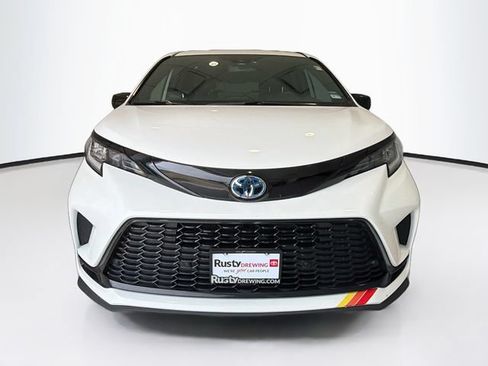 Certified 2025 Toyota Sienna XSE AWD/4WD image 2