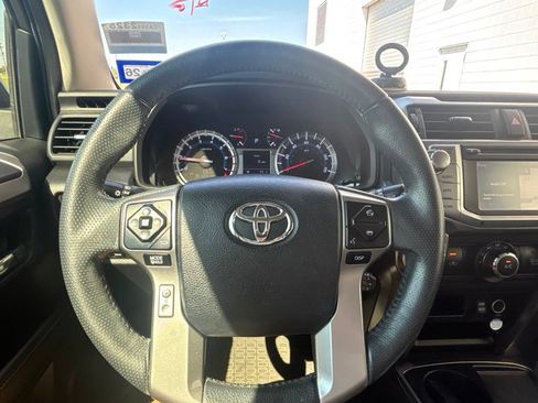 Used 2017 Toyota 4Runner SR5 Premium RWD image 19