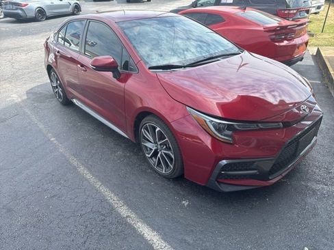 Used 2022 Toyota Corolla SE FWD image 2