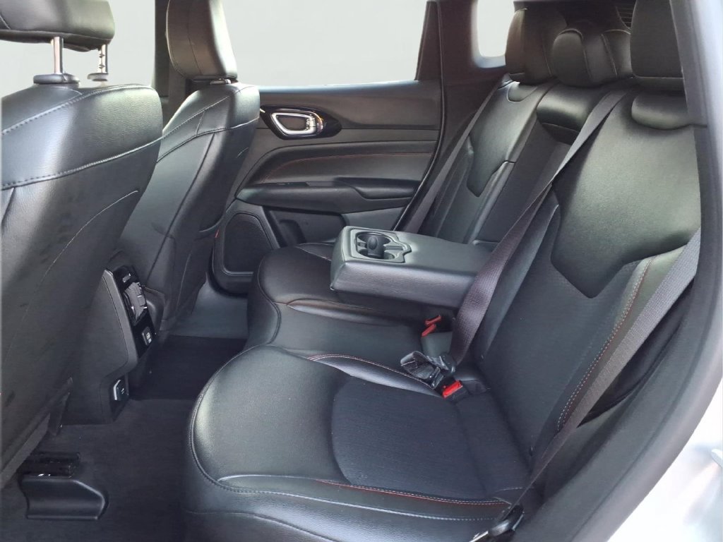 Used 2025 Jeep Compass Trailhawk AWD/4WD image 21