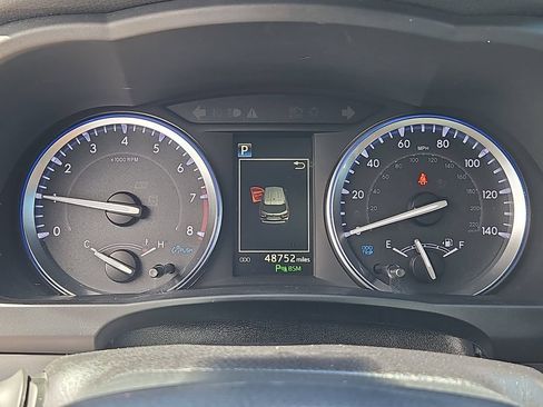 Used 2019 Toyota Highlander Limited Platinum AWD/4WD image 32