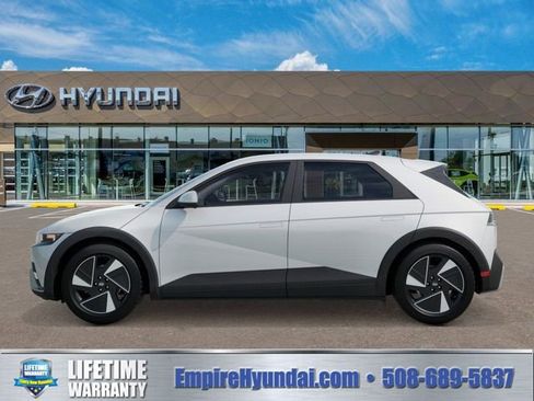New 2026 Hyundai Ioniq 5 SE image 3