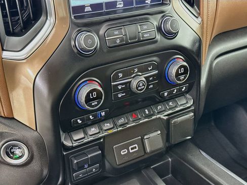 Used 2022 Chevrolet Silverado 1500 High Country w/ LPO, Dark Essentials Package AWD/4WD image 18