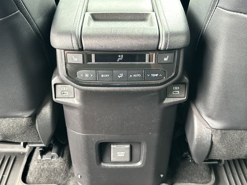 Used 2024 Toyota Grand Highlander AWD Hybrid image 29